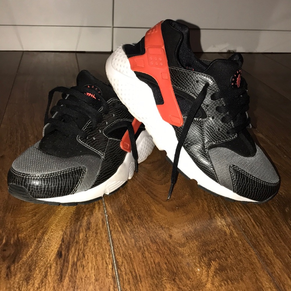 Huarache sneakers